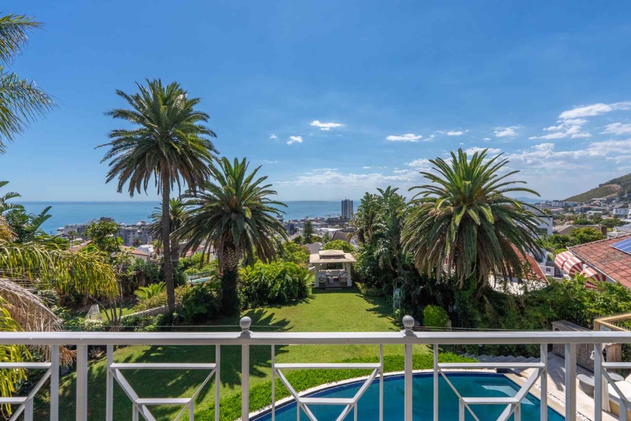 5 Bedroom Property for Sale in Fresnaye Western Cape